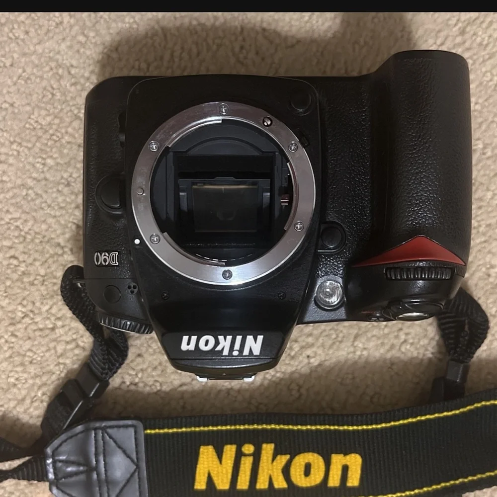 D90 Nikon DLSR Camera